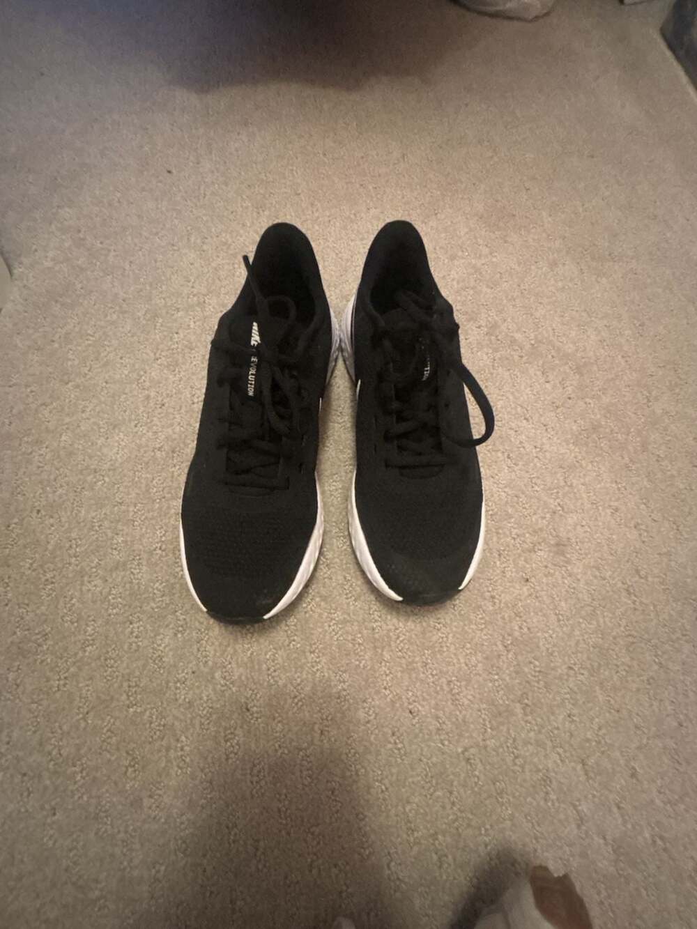 Youth Nike Revolution 5 Black and White Running Shoes size 5.5 youth big kids eq